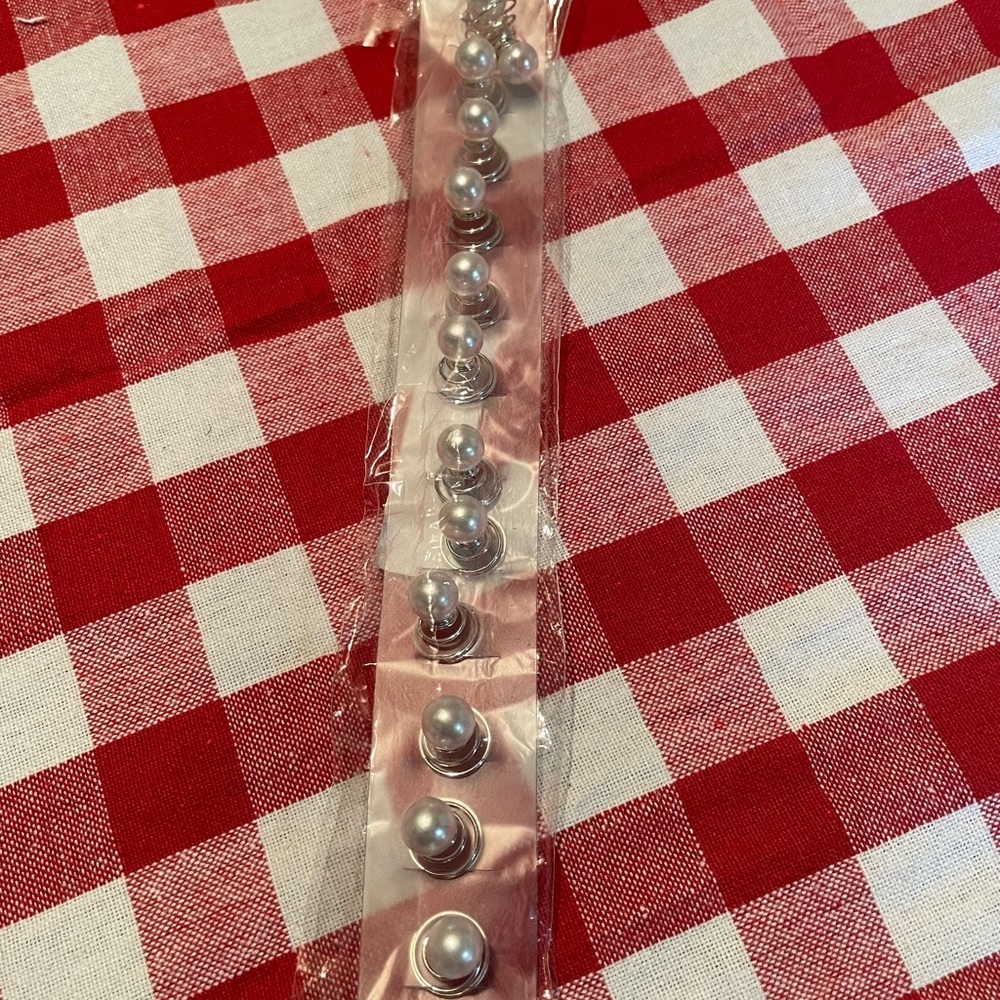 Pearl hair accessories